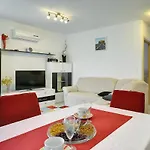 Apartments Elviana