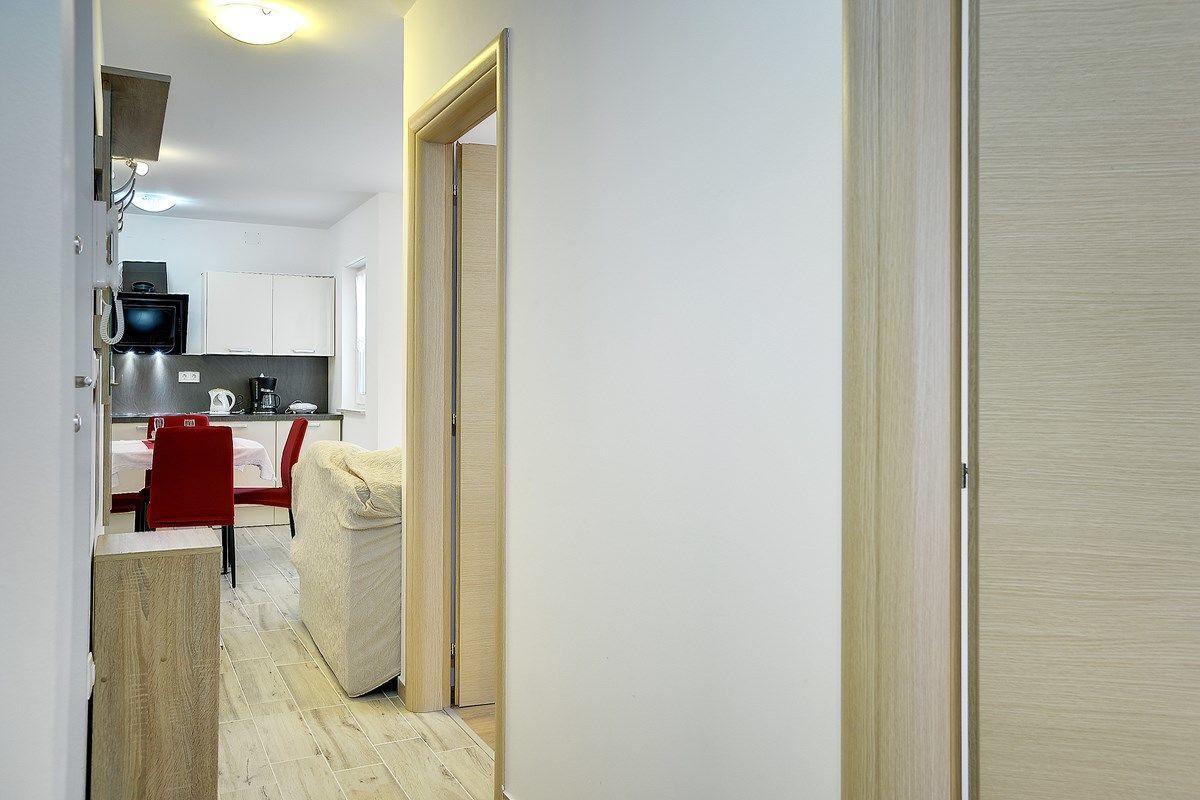 Elviana Apartment *