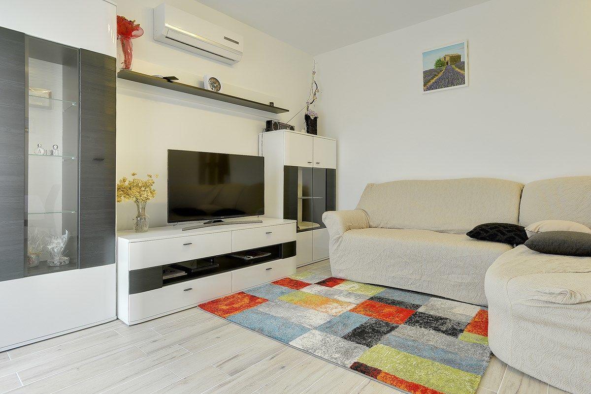 Apartment Elviana *